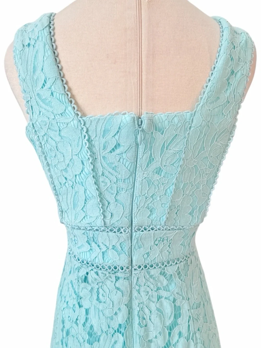 TAYLOR Sleeveless Lace High-Low Dress in Light Blue Sz 2